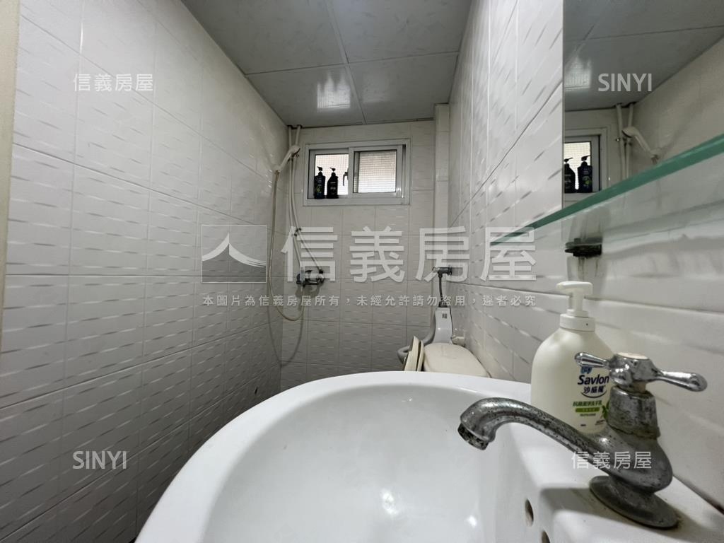 中華四路稀有正路金透店房屋室內格局與周邊環境