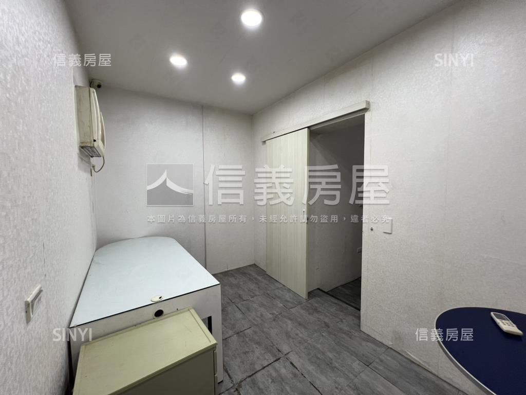 中華四路稀有正路金透店房屋室內格局與周邊環境