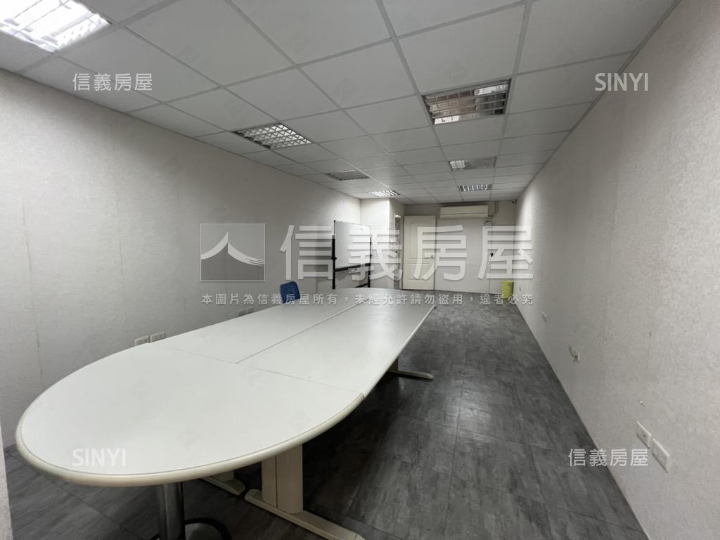 中華四路稀有正路金透店房屋室內格局與周邊環境