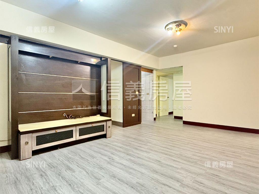 楠梓德賢路結市黃金店住房屋室內格局與周邊環境