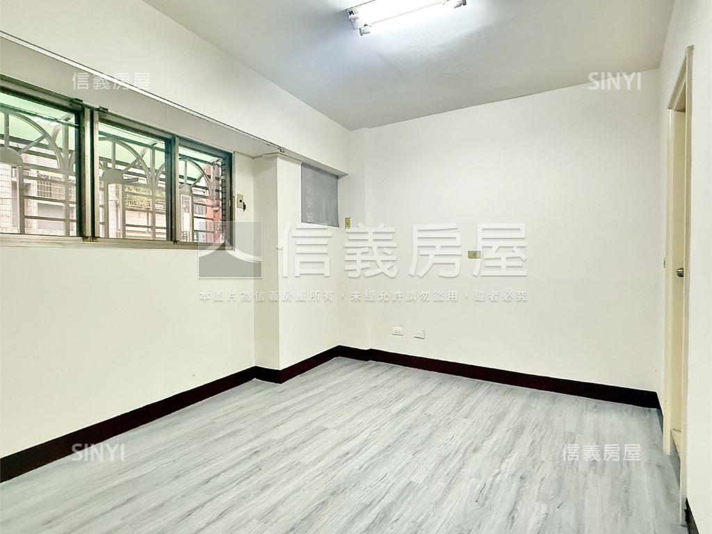 楠梓德賢路結市黃金店住房屋室內格局與周邊環境