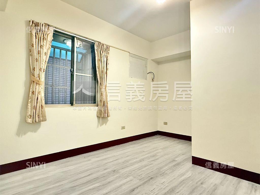 楠梓德賢路結市黃金店住房屋室內格局與周邊環境