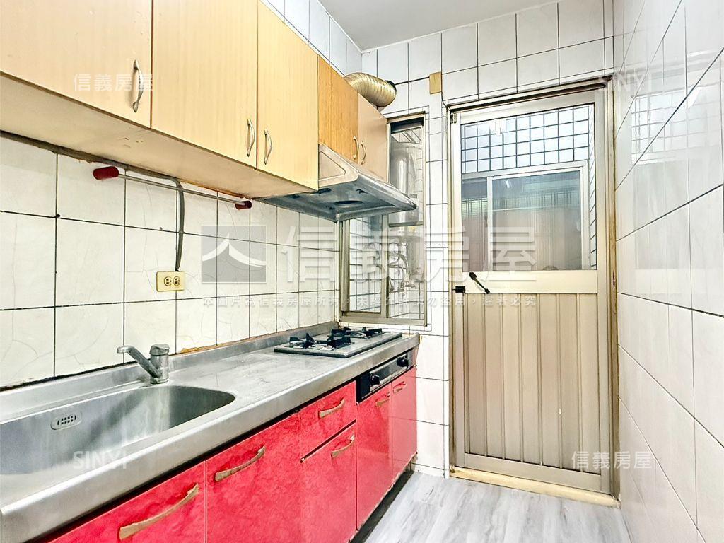 楠梓德賢路結市黃金店住房屋室內格局與周邊環境