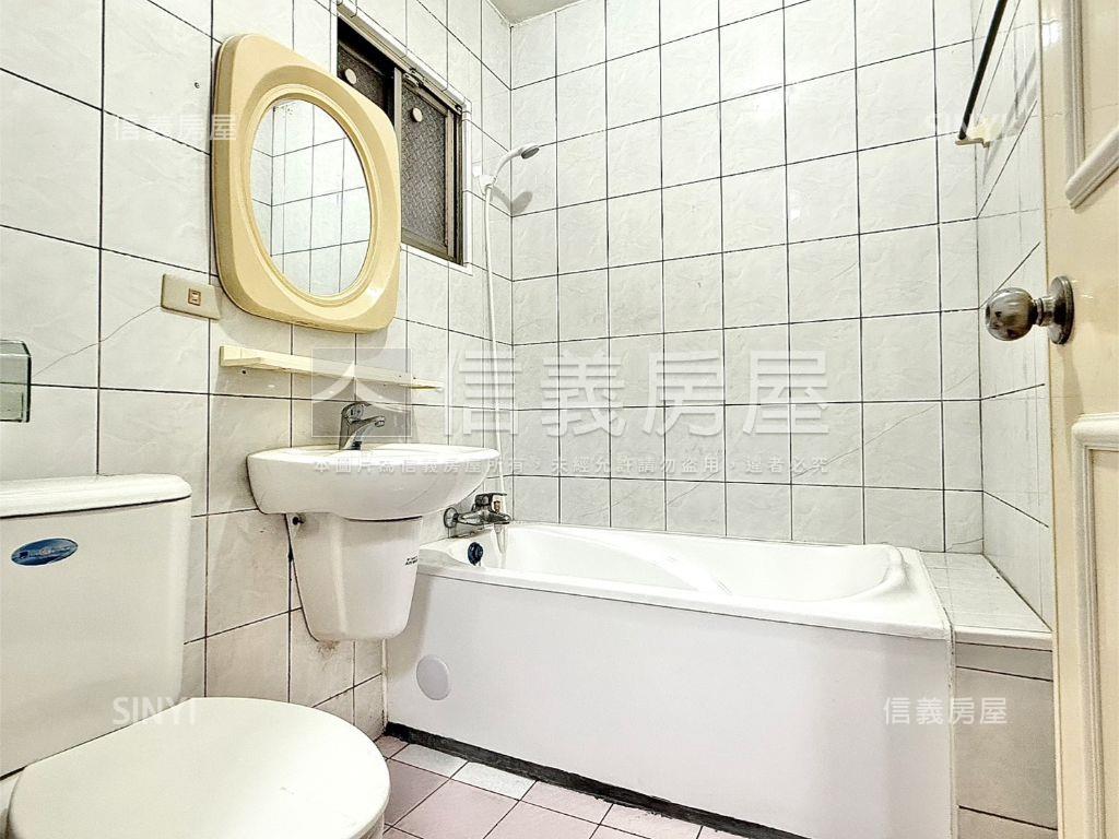 楠梓德賢路結市黃金店住房屋室內格局與周邊環境