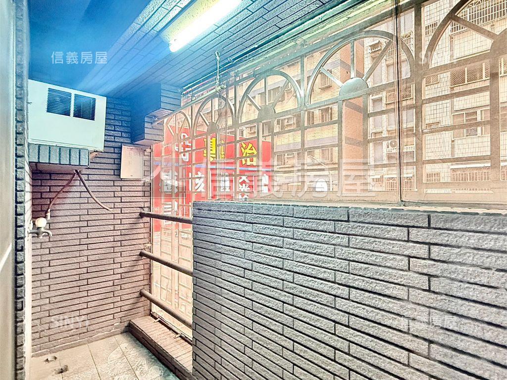 楠梓德賢路結市黃金店住房屋室內格局與周邊環境