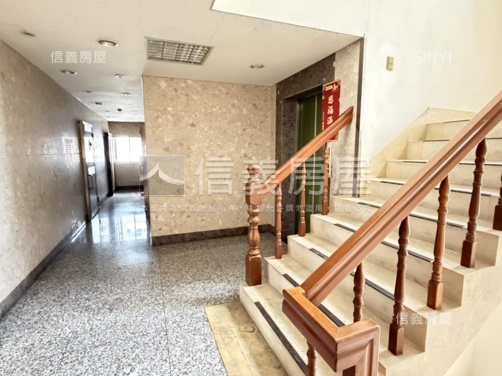 稀有珍寶挑高１＋１房房屋室內格局與周邊環境