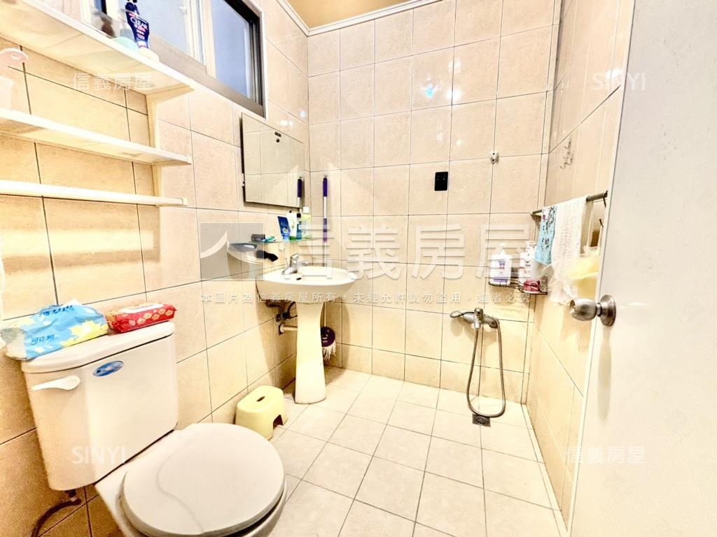健行路朝南前後臨路透店房屋室內格局與周邊環境