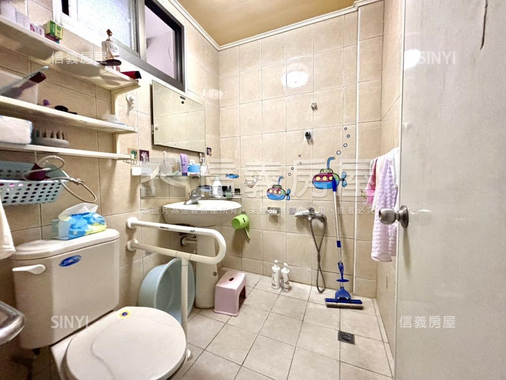 健行路朝南前後臨路透店房屋室內格局與周邊環境