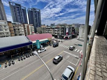 健行路朝南前後臨路透店