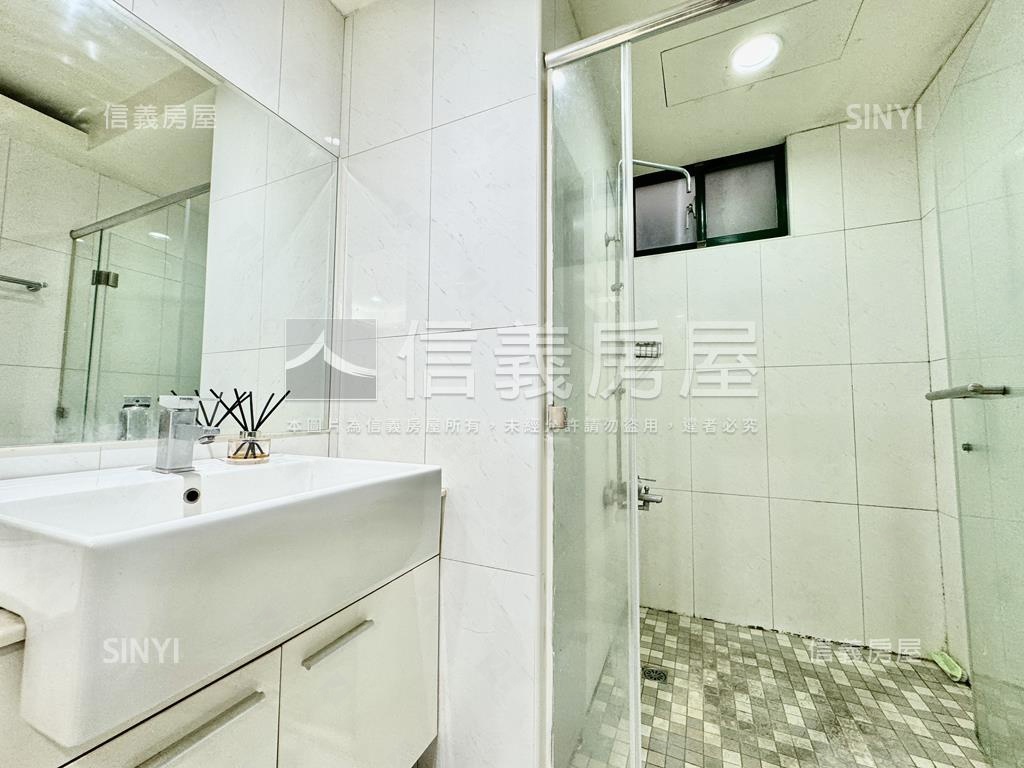 中山站時尚衣蝶邊間露臺房屋室內格局與周邊環境