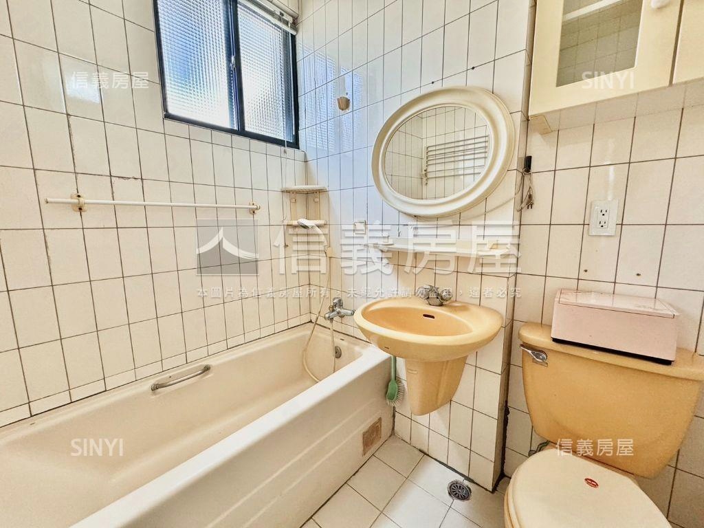 區公所方正採光大空間房屋室內格局與周邊環境