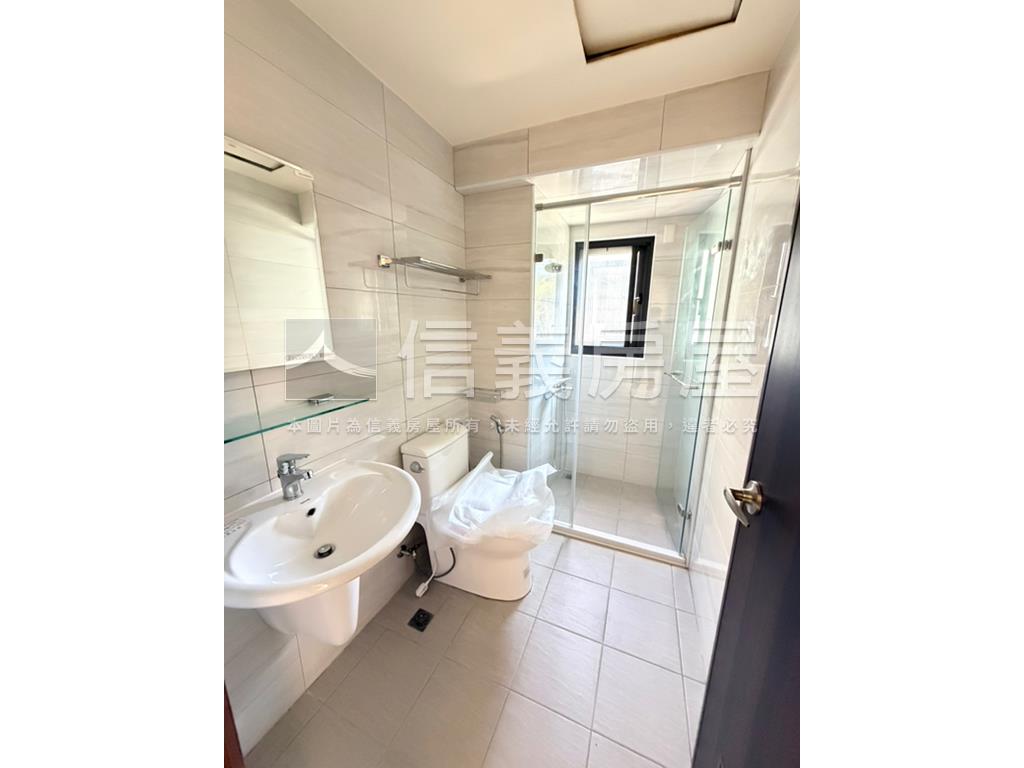 １２淳四房雙車位Ａ房屋室內格局與周邊環境