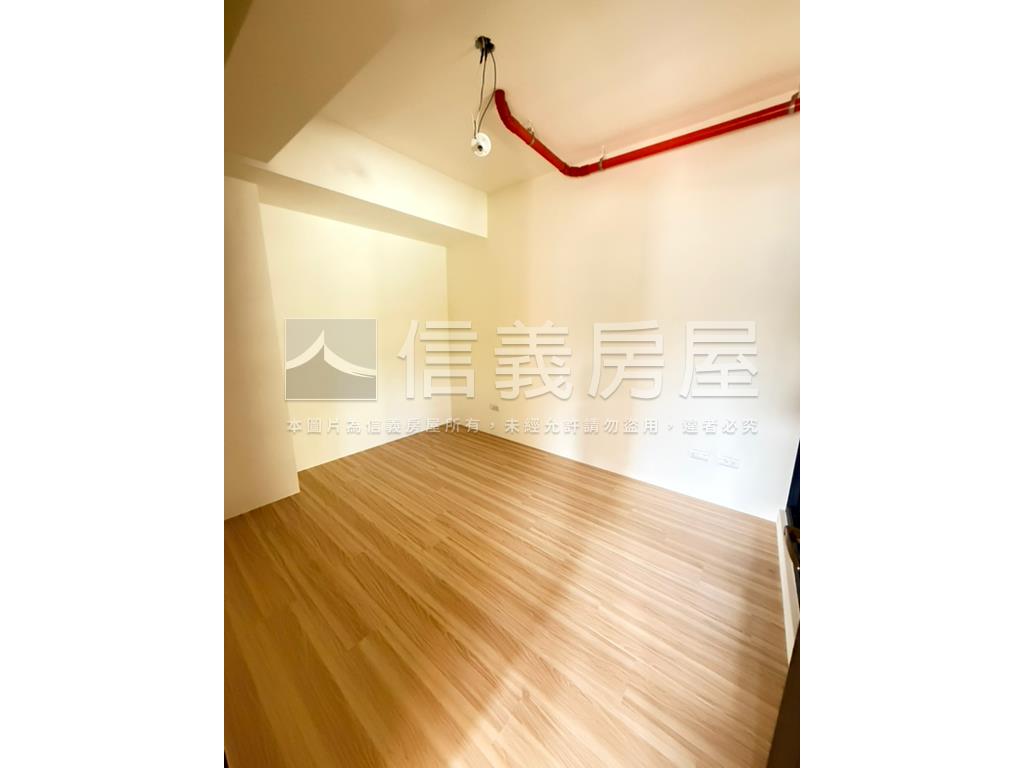 １２淳四房雙車位Ａ房屋室內格局與周邊環境