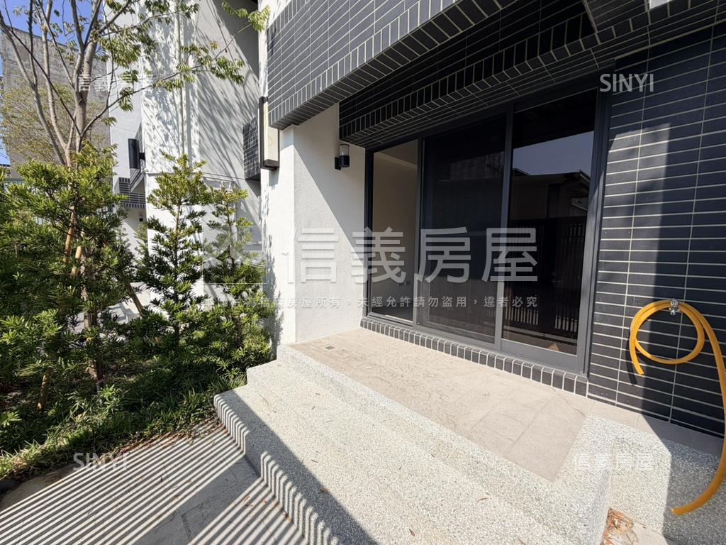 １２淳四房雙車位Ａ房屋室內格局與周邊環境