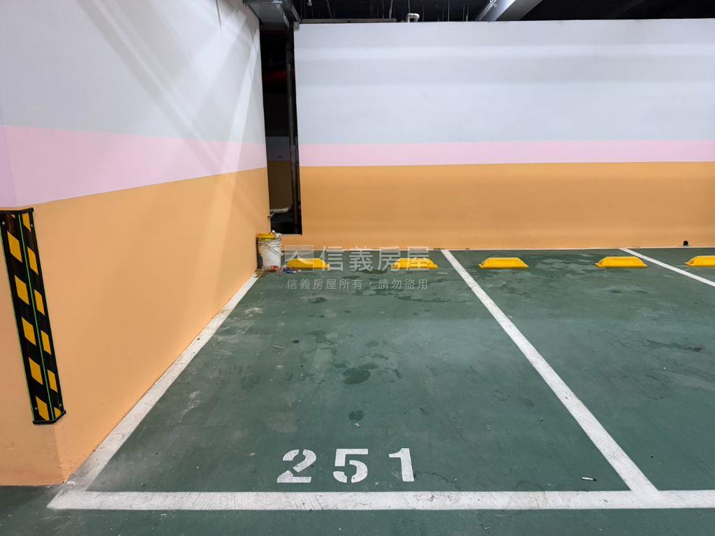 青塘園舞曲２房２衛平車房屋室內格局與周邊環境