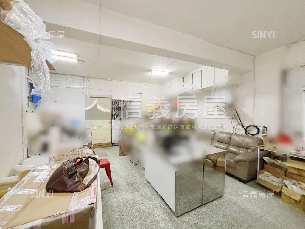 大面寬划算一樓方便停車房屋室內格局與周邊環境