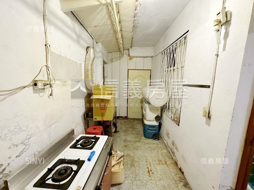 大面寬划算一樓方便停車房屋室內格局與周邊環境