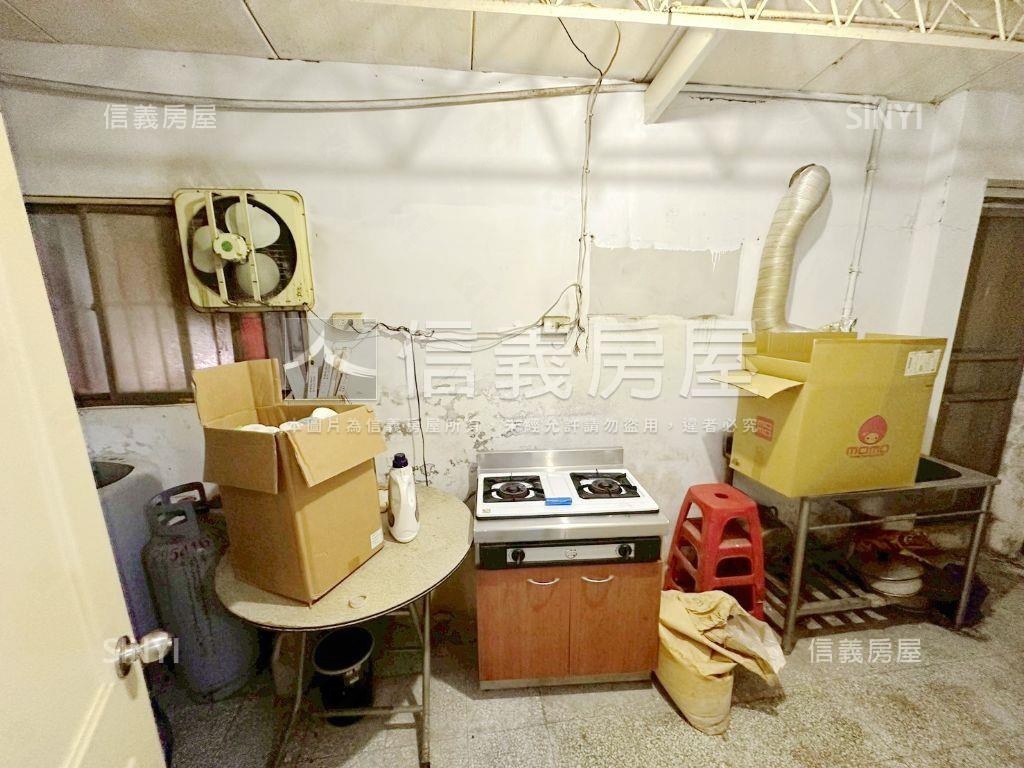 大面寬划算一樓方便停車房屋室內格局與周邊環境