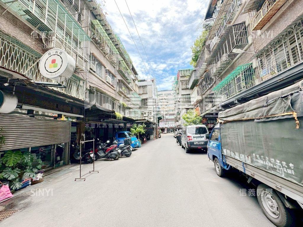 大面寬划算一樓方便停車房屋室內格局與周邊環境
