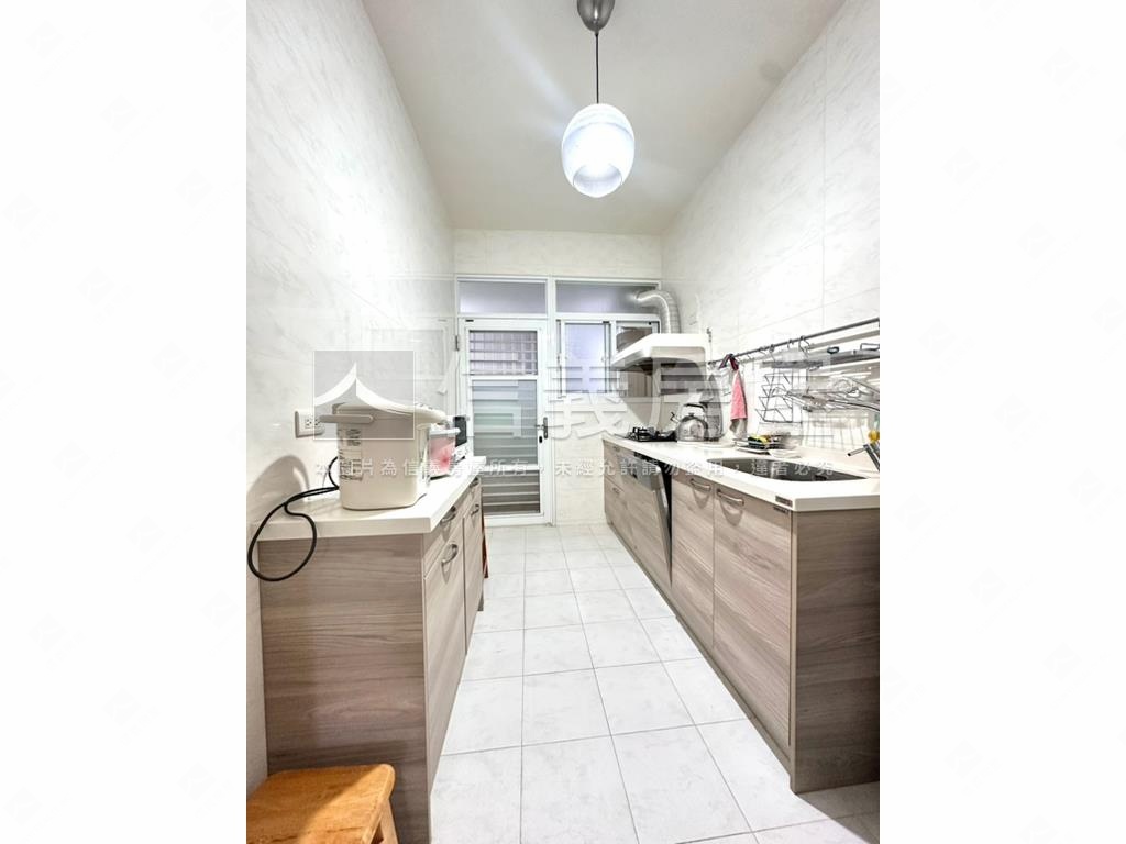 興豐公園旁美寓三樓房屋室內格局與周邊環境