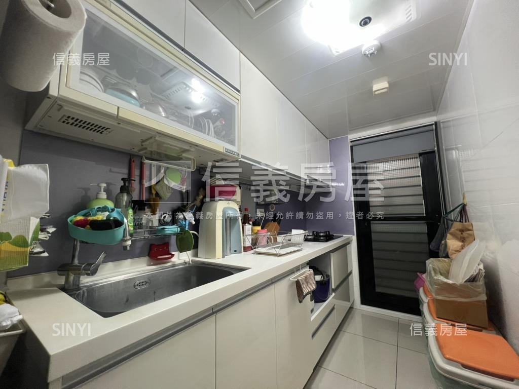 水交社稀有四房雙平車房屋室內格局與周邊環境