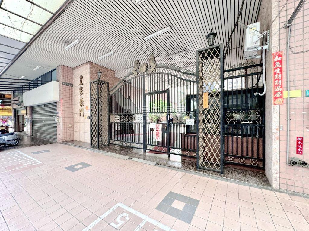 文心中清捷運三房車位房屋室內格局與周邊環境