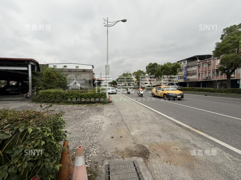 大馬路旁大地坪透天店面房屋室內格局與周邊環境