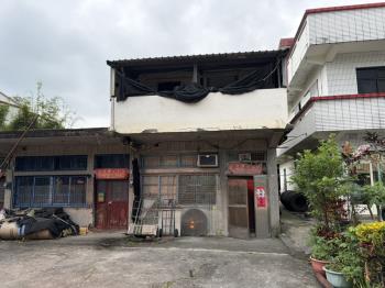 大馬路旁大地坪透天店面