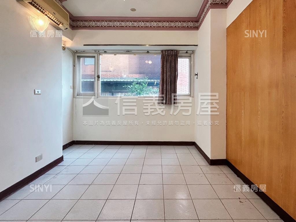 專任～河畔皇宮河景大戶房屋室內格局與周邊環境