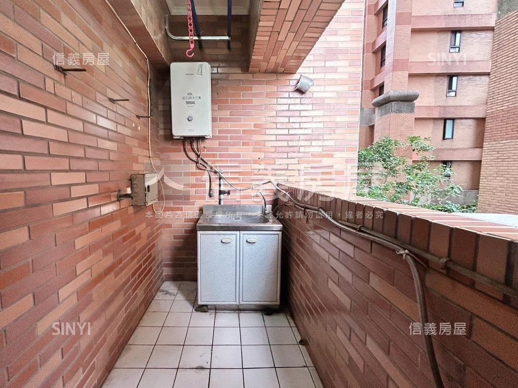 專任～河畔皇宮河景大戶房屋室內格局與周邊環境