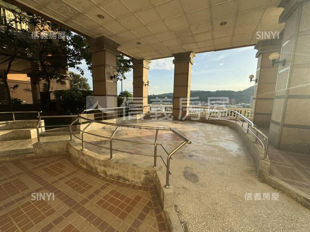 專任～河畔皇宮河景大戶房屋室內格局與周邊環境
