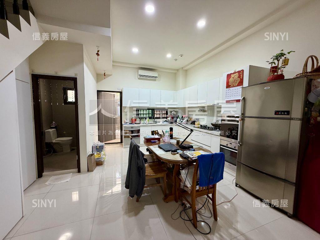 北屯佑崧４套房雙車別墅房屋室內格局與周邊環境