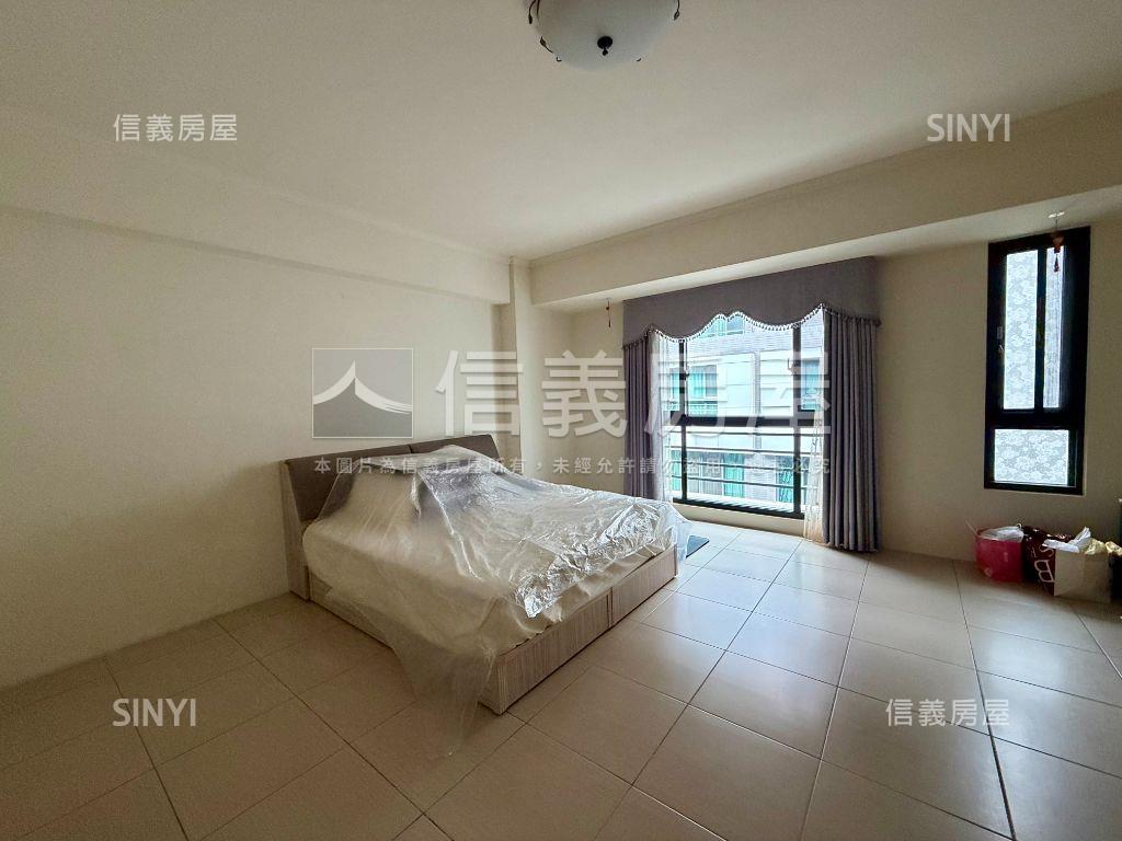 北屯佑崧４套房雙車別墅房屋室內格局與周邊環境