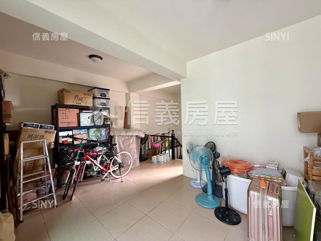 北屯佑崧４套房雙車別墅房屋室內格局與周邊環境