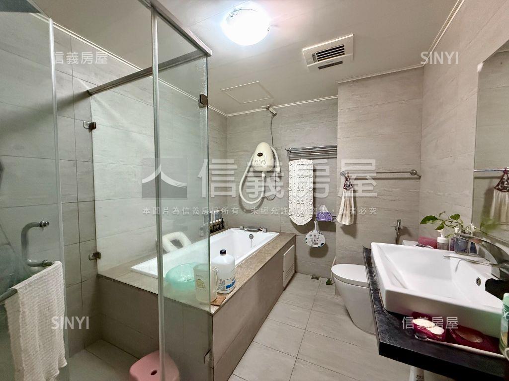 北屯佑崧４套房雙車別墅房屋室內格局與周邊環境