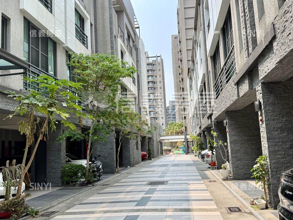 北屯佑崧４套房雙車別墅房屋室內格局與周邊環境