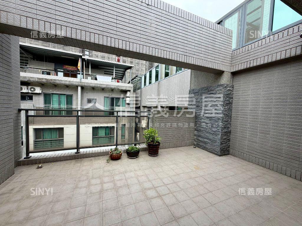 北屯佑崧４套房雙車別墅房屋室內格局與周邊環境