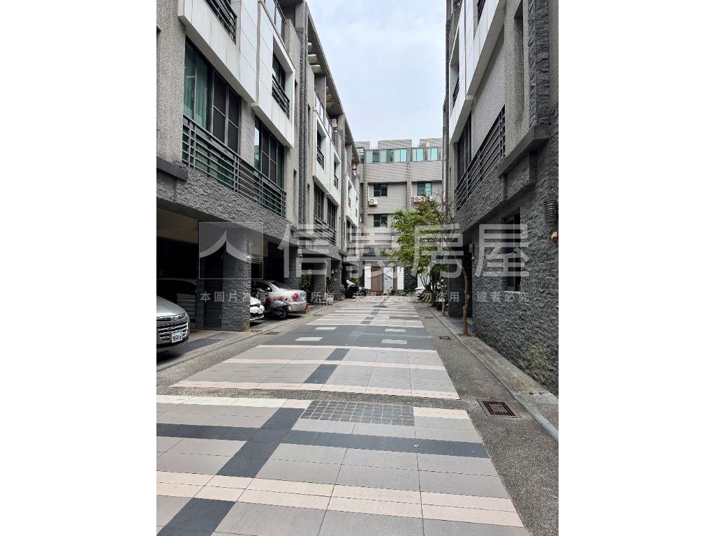 北屯佑崧４套房雙車別墅房屋室內格局與周邊環境