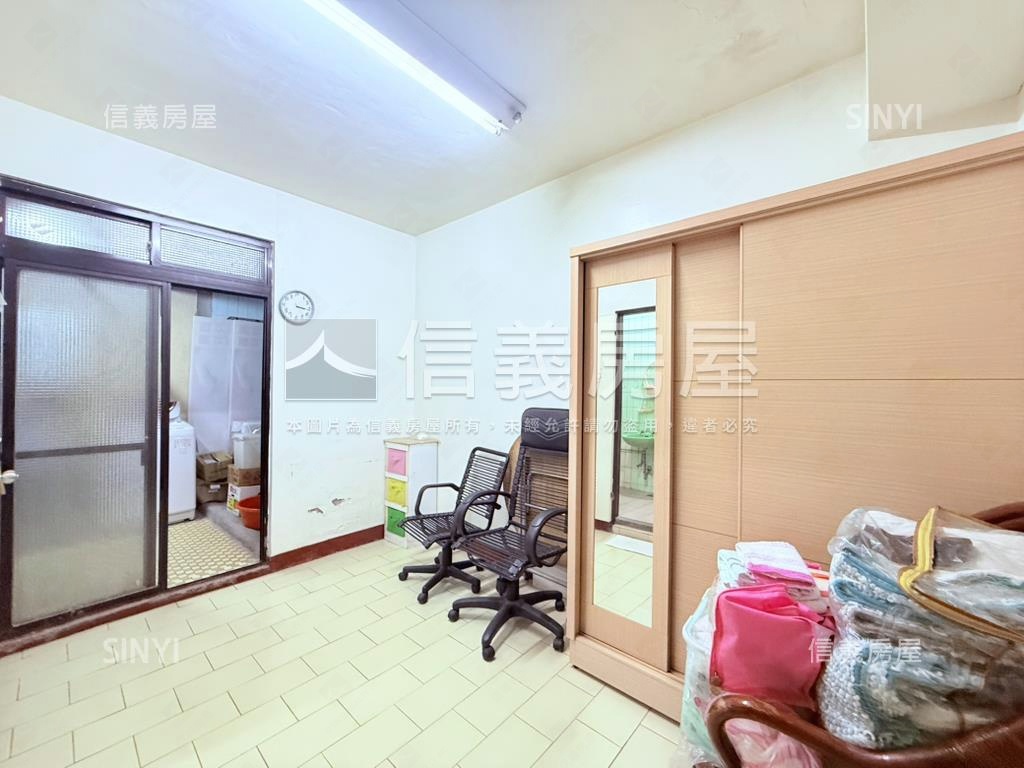 龜山自強西路大面寬店面Ａ房屋室內格局與周邊環境