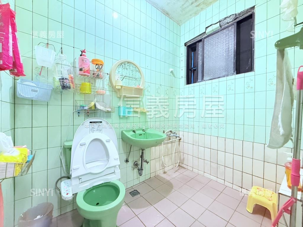 龜山自強西路大面寬店面Ａ房屋室內格局與周邊環境