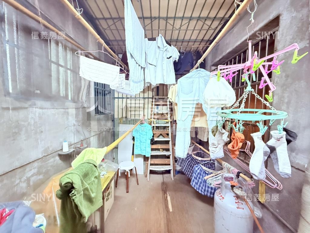 龜山自強西路大面寬店面Ａ房屋室內格局與周邊環境