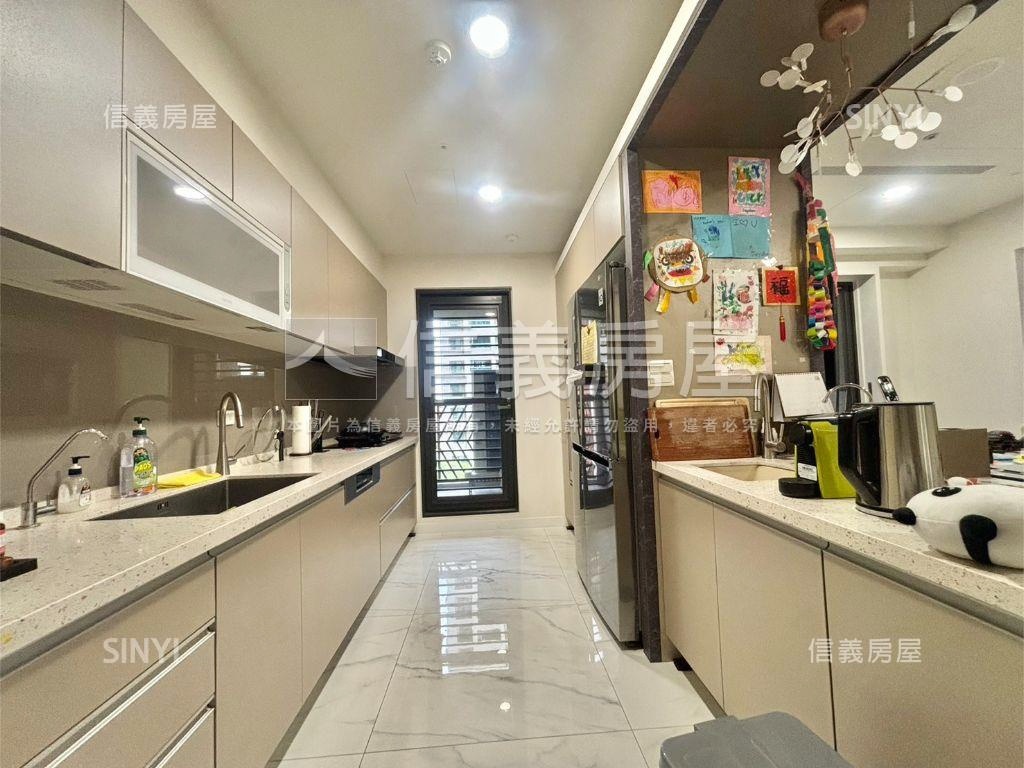 美術館精裝三套房平車房屋室內格局與周邊環境