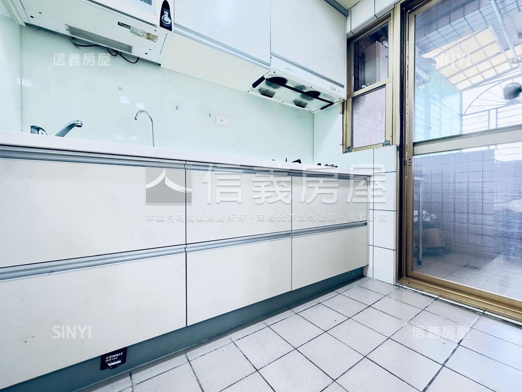 景安捷運維多利亞電梯兩房房屋室內格局與周邊環境