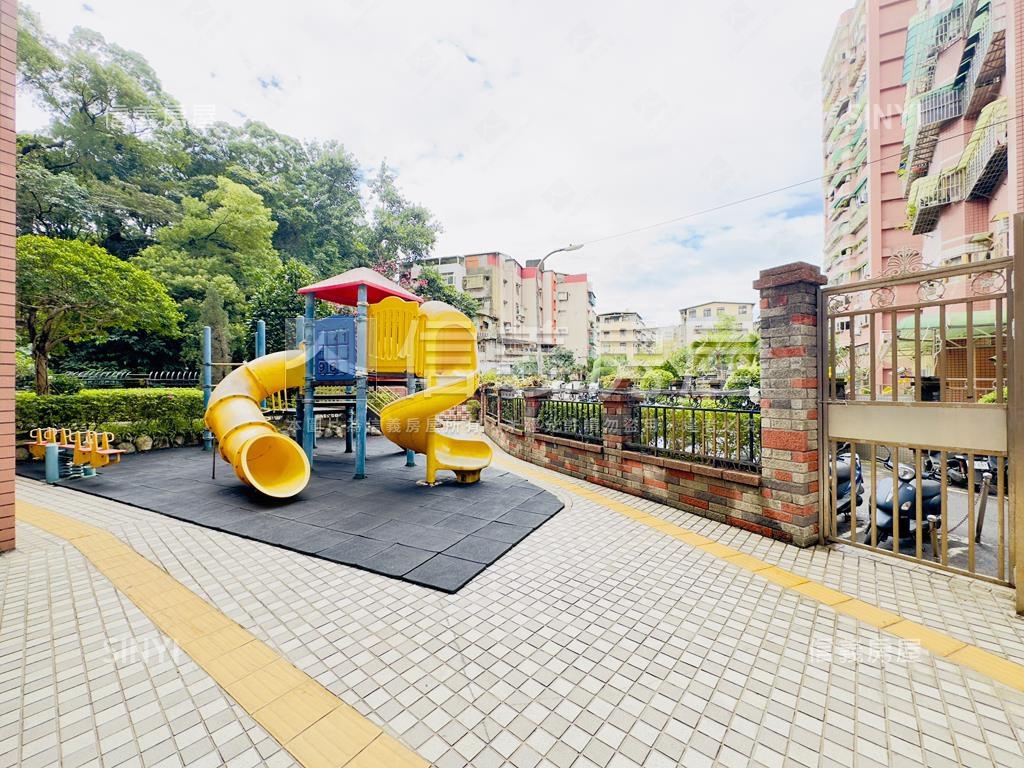 景安捷運維多利亞電梯兩房房屋室內格局與周邊環境