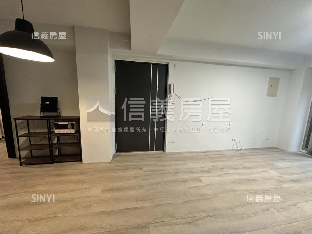 新案到～潤華大樓電梯三房房屋室內格局與周邊環境