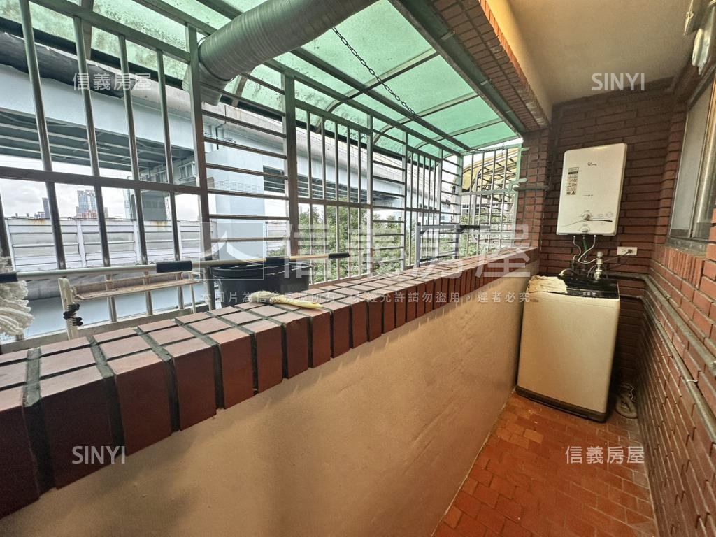 新案到～潤華大樓電梯三房房屋室內格局與周邊環境