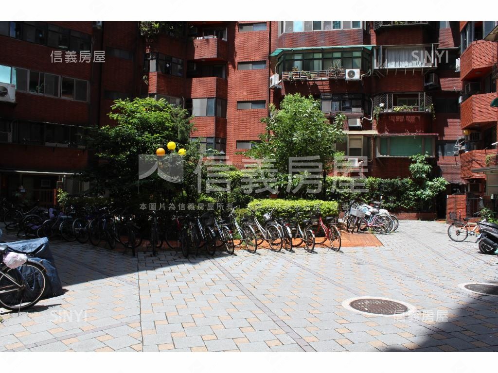 新案到～潤華大樓電梯三房房屋室內格局與周邊環境