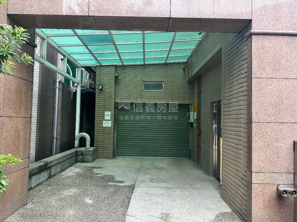 凱悅美妝附車位房屋室內格局與周邊環境