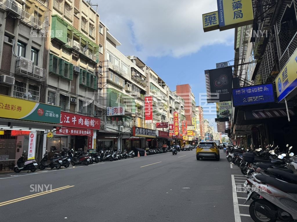 大面寬人潮濱江金店面房屋室內格局與周邊環境