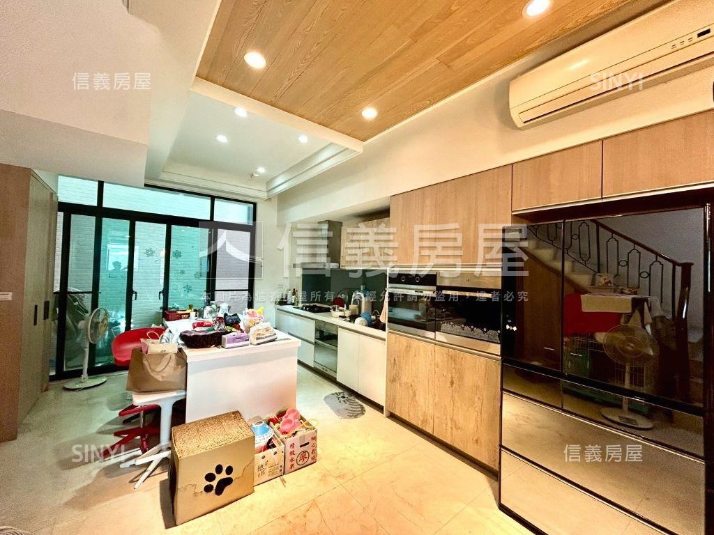 近探索公園電梯別墅房屋室內格局與周邊環境